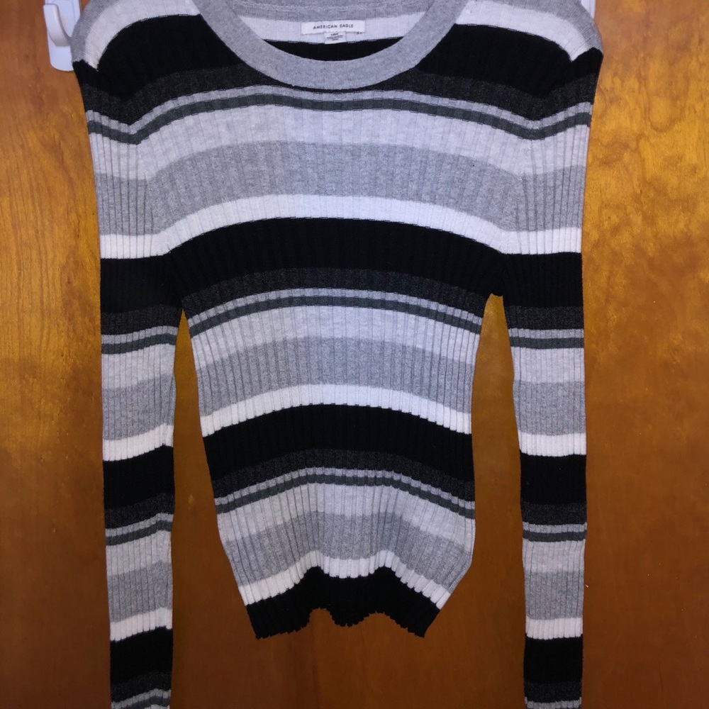 American Eagle Women’s Sweater